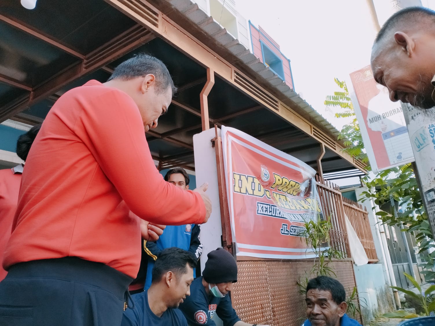 AAS Community Bantu Warga Jalan Serigala Yang Kena Musibah Kebakaran